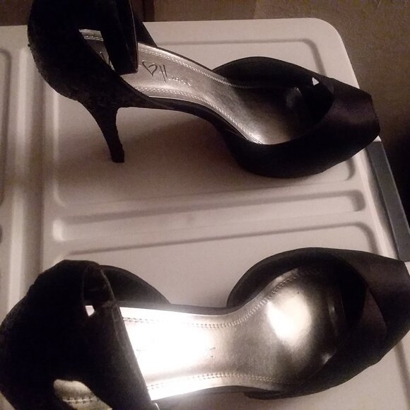 Velvet Heart Black Metallic Peep Toe Heel EUC - Picture 5 of 10